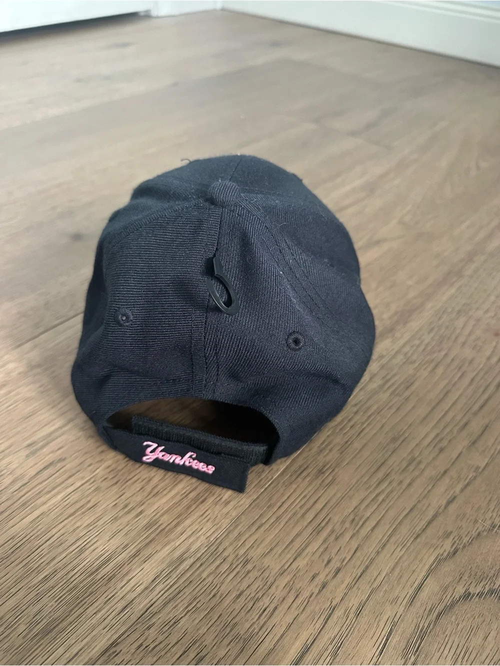 47 New York Yankees Black and Pink Cap - Picture 2 of 3